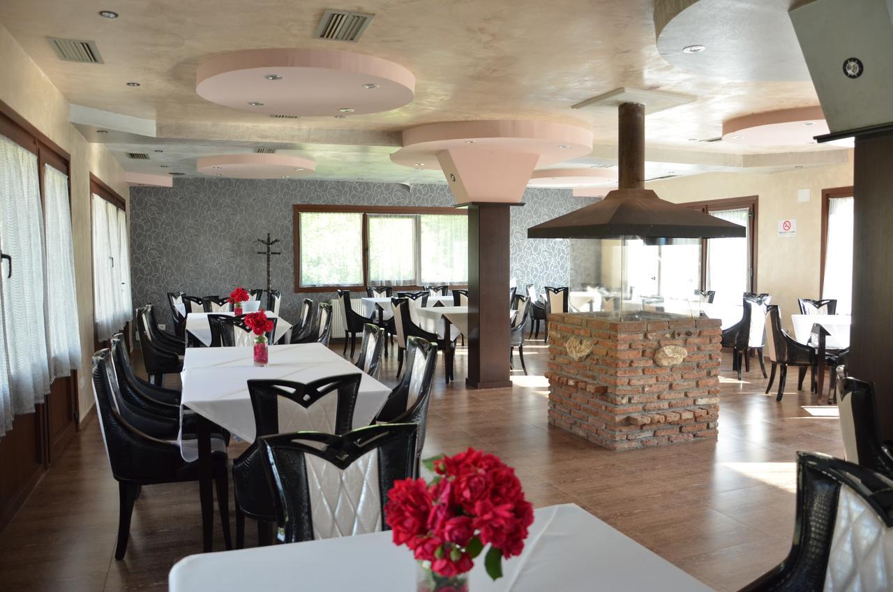 Johnny Hotel Kamenice Bagian luar foto